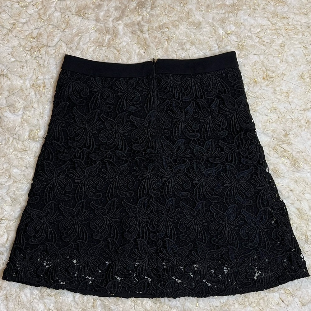 ⭐️LOFT Lace Skirt - Picture 2 of 5